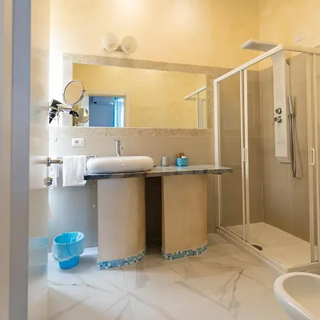 Guest house Rda Luxury Via Matteotti, 50 Mt Dal Mare 3*